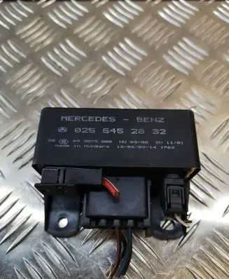 Glow plug pre-heat relay