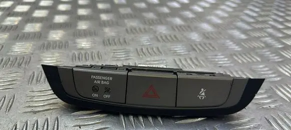 Hyundai ix35 Hazard light switch 847402S450TJN 141215