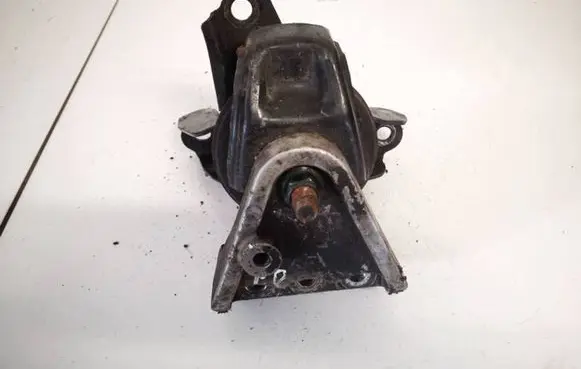 KIA Sportage Engine mount bracket