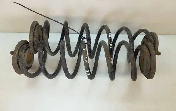 Volkswagen Golf VI Rear coil spring