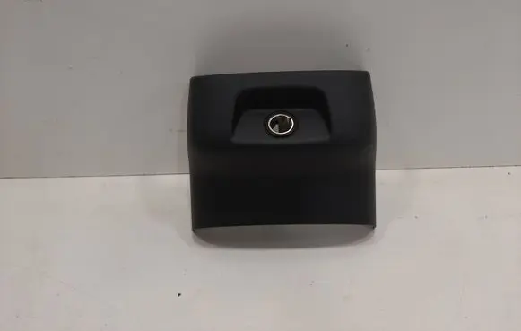 Volvo S90, V90 Cigarette lighter trim rear 31389249