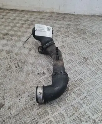 Air intake hose/pipe