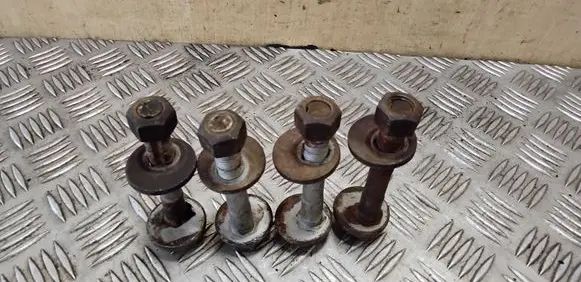 Volkswagen Touareg I Rear suspension camber bolt 