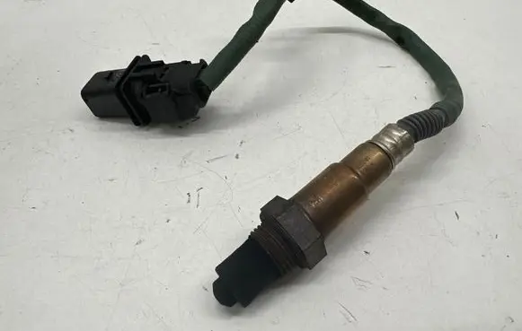 Mercedes-Benz C W204 Lambda probe sensor A0085423018