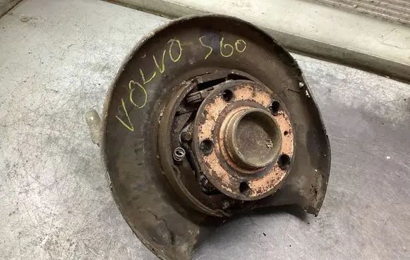Volvo S60 Front wheel hub