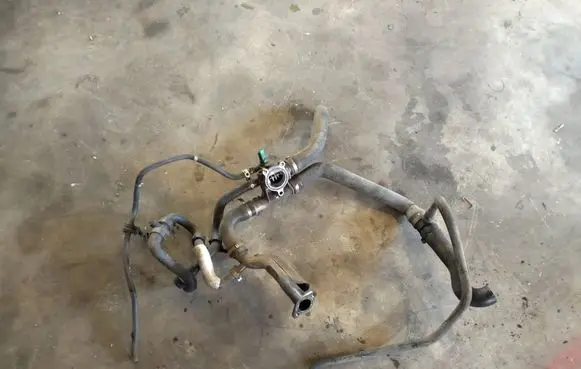 Fiat Stilo Thermostat/thermostat housing 46553030 46472385 46847274