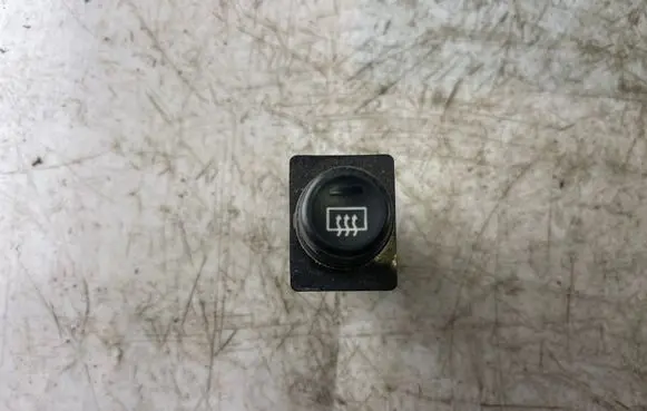 Mitsubishi Pajero Sport I Windscreen/window heater switch