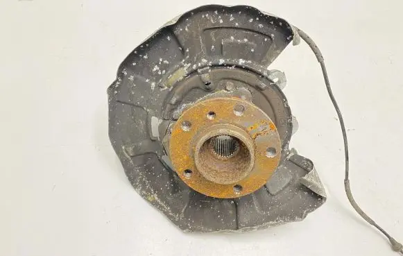 BMW X5 E70 Rear wheel hub 6879101