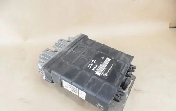 Volkswagen Golf III Engine control unit/module 030906026C 0261200257
