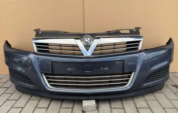 Opel Astra H Front bumper 13225746