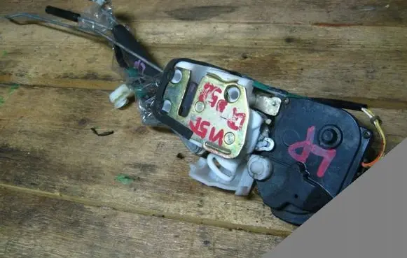 Honda Civic Front door lock