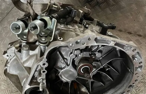 Manual 6 speed gearbox