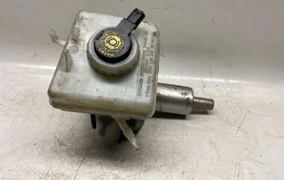 BMW 5 E60 E61 Master brake cylinder 32067179d
