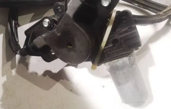 Chrysler Voyager Front door window regulator motor EA07347