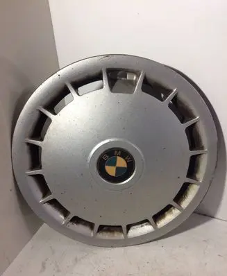 BMW 3 E30 R14 wheel hub/cap/trim 361311791701