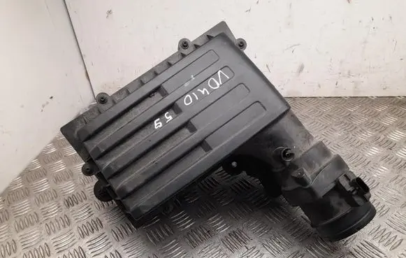 Volkswagen PASSAT B8 Air filter box 5Q0129820B