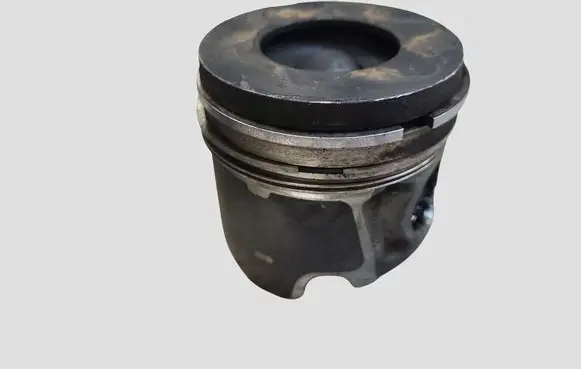 Ford Kuga I Piston