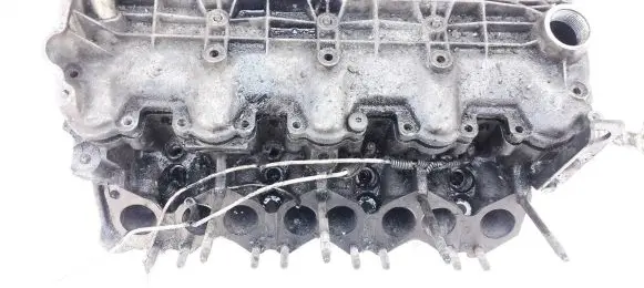 Renault Laguna I Engine head 7700600200