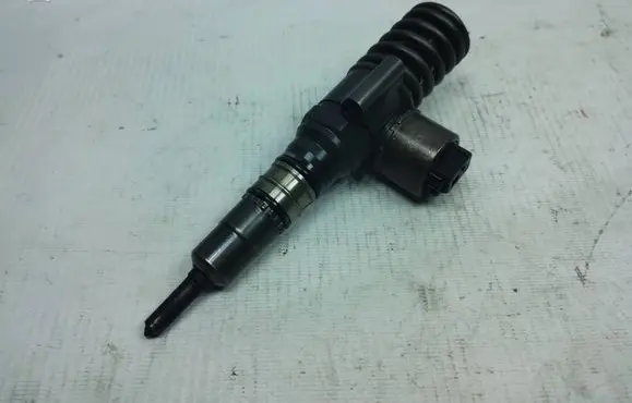 Fuel injector