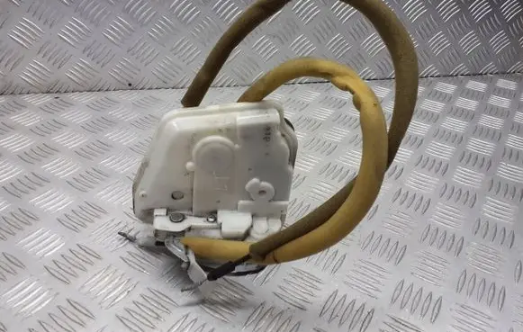 Mazda 2 Rear door lock