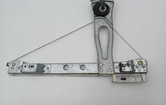 Citroen C3 Rear door manual window regulator 963981748