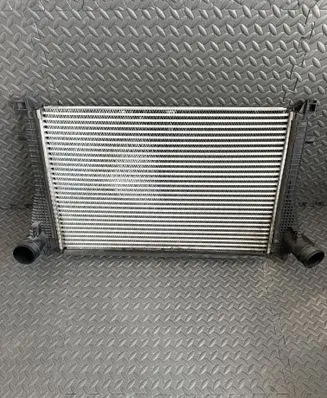 Volkswagen Golf VII Intercooler radiator 5Q0145V01 3478A 5Q0145803T