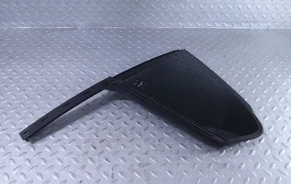Jaguar I-Pace Rear vent window glass J9D325829 T4K9933 J9D325829BD