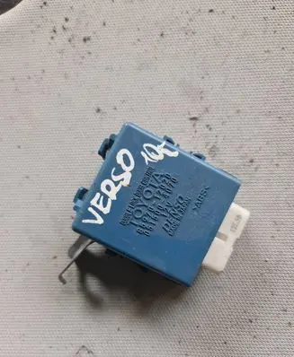 Toyota Verso Door central lock control unit/module 8597012020