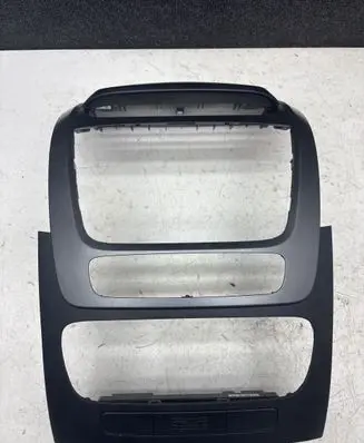 KIA Sorento Panel trim 847302P005