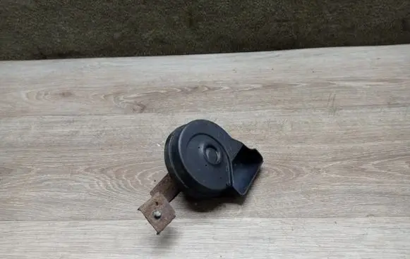 Volvo V70 Horn signal 30744030