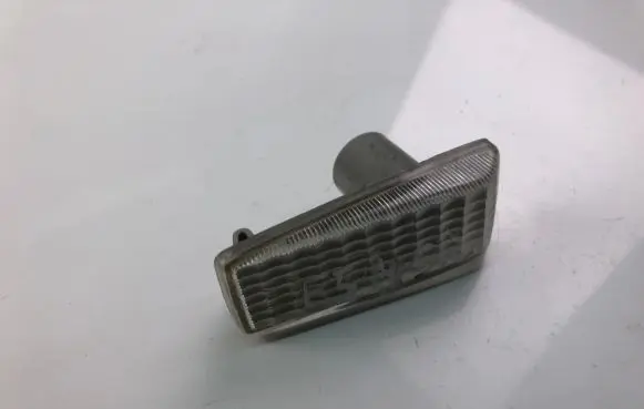 Mercedes-Benz E W124 Front indicator light 183573