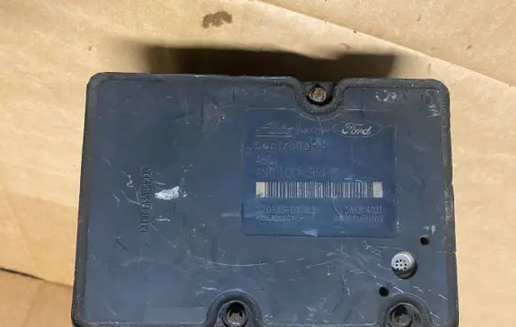 Ford Focus ABS Pump 10092501193 5WK84031 2M512M110EE