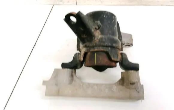 Toyota RAV 4 (XA30) Engine mount bracket