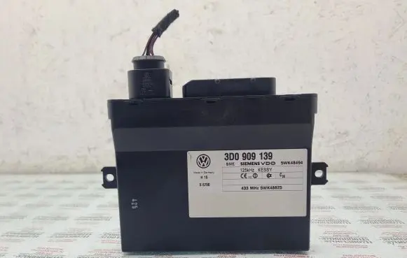 Volkswagen Touareg I Keyless (KESSY) go control unit/module 3D0909139
