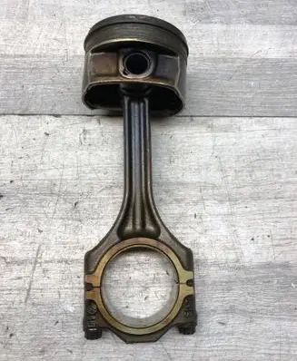 Volkswagen Tiguan Piston with connecting rod 