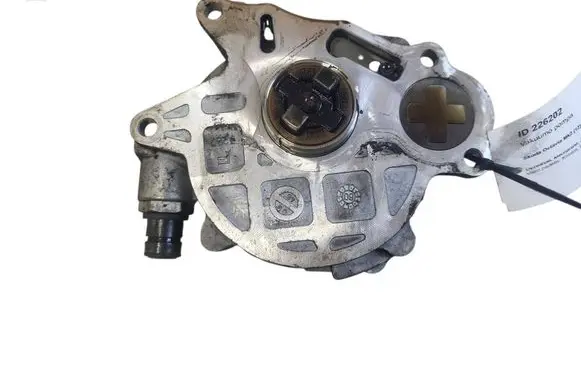 Skoda Octavia Mk2 (1Z) Vacuum pump 03L145100