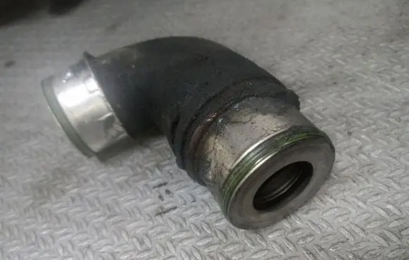 Volkswagen Golf IV Intercooler hose/pipe 038131111B