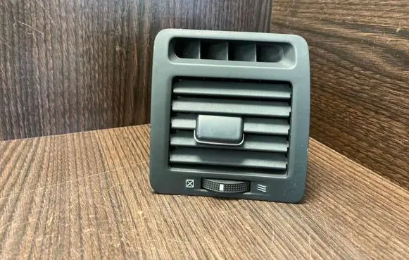 Toyota Corolla Verso E121 Dashboard side air vent grill/cover trim 5566013020
