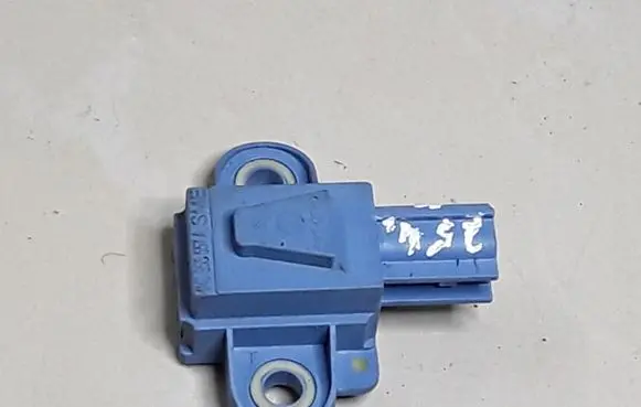 Volkswagen Golf V Airbag deployment crash/impact sensor 1K0955557A