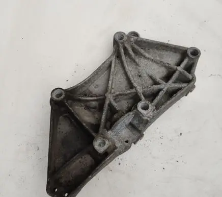 Renault Scenic II - Grand scenic II Generator/alternator bracket 8200100148