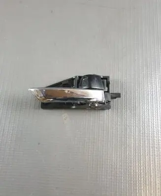 Suzuki Vitara (LY) Rear door interior handle 
