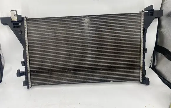 Renault Master III Coolant radiator 214106556R 0506010