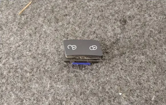 Volkswagen Caddy Central locking switch button 1T0962125B 170701S
