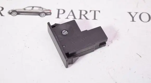 Lexus RX 330 - 350 - 400H Glove box light 8126048280