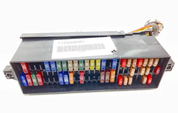 Volkswagen Cross Polo Fuse box set 110356681 430012622121