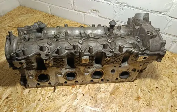 Mercedes-Benz CLS C218 X218 Engine head R2780163201 A2780161205