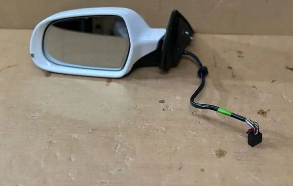 Audi A5 8T 8F Front door electric wing mirror