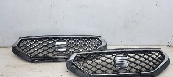 Seat Tarraco Front bumper upper radiator grill 5FJ853654B