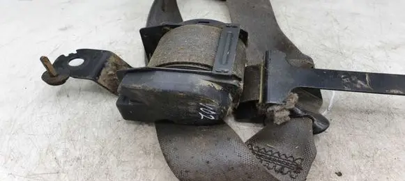 Mitsubishi Pajero Front seatbelt 81R544 C1115 G1003