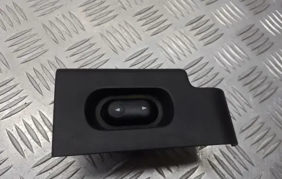 Land Rover Freelander Quarter vent window switch ELH500060